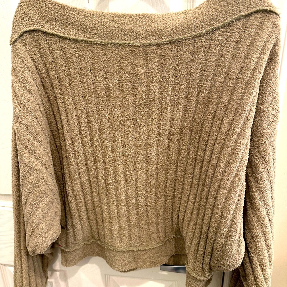 Free People brand sweater. Good condition!